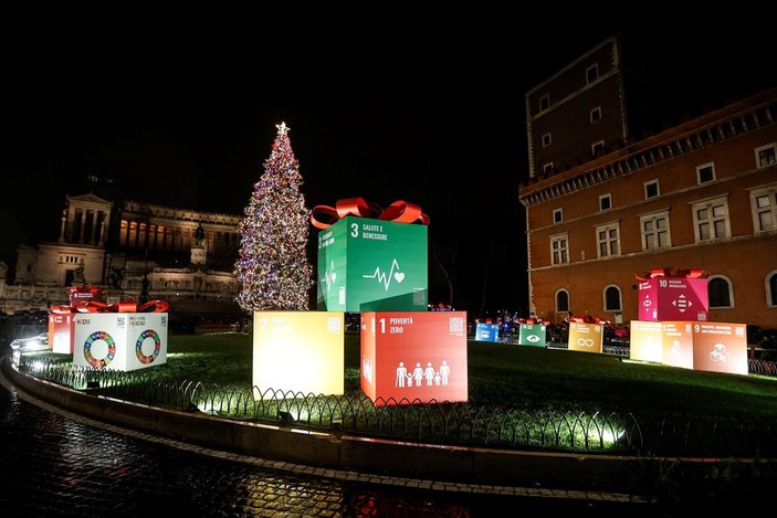 İtalya'nın başkenti Roma'da Noel hazırlıkları tamamlandı