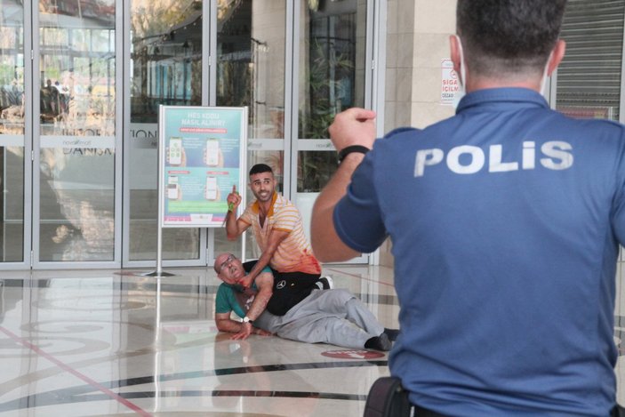 Antalya'da, bıçaklı saldırganın akli denge raporu istendi
