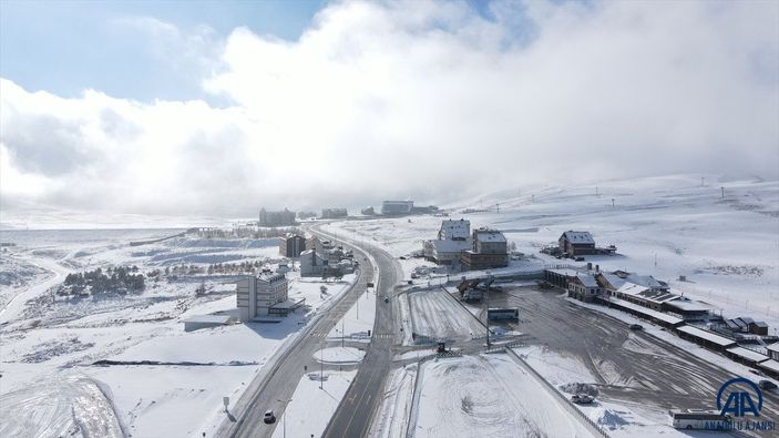 Erciyes'te kar kalınlığı 50 santimetreye ulaştı