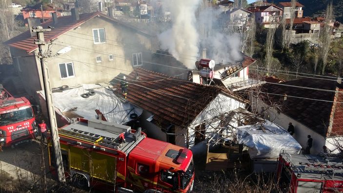 i Isparta'da evleri küle dönen aile gözyaşlarına boğuldu
