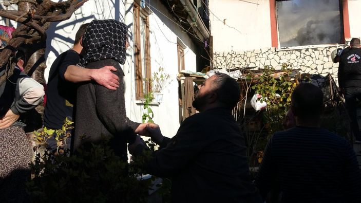 i Isparta'da evleri küle dönen aile gözyaşlarına boğuldu
