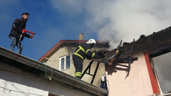 i Isparta'da evleri küle dönen aile gözyaşlarına boğuldu