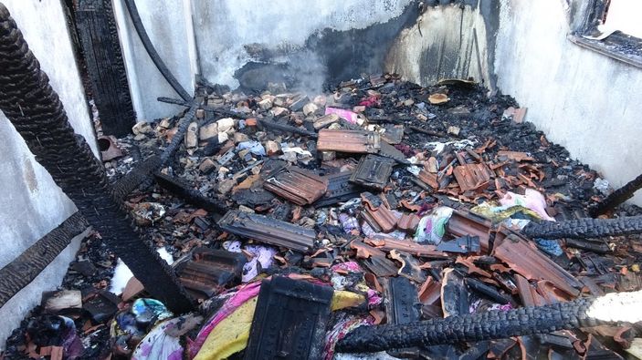 i Isparta'da evleri küle dönen aile gözyaşlarına boğuldu