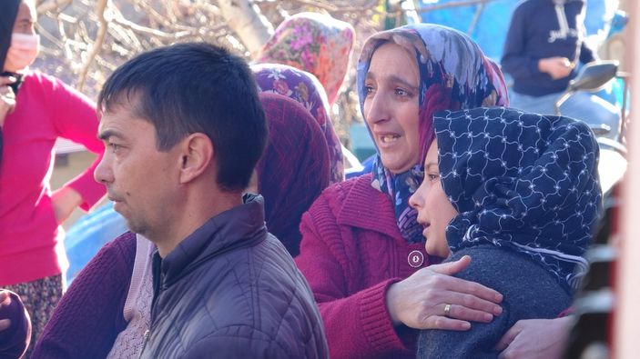 i Isparta'da evleri küle dönen aile gözyaşlarına boğuldu