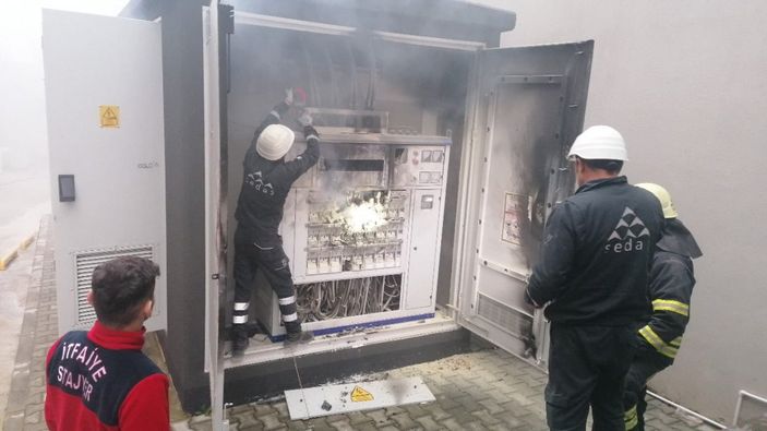 i Kocaeli'nde elektrik trafosu patladı