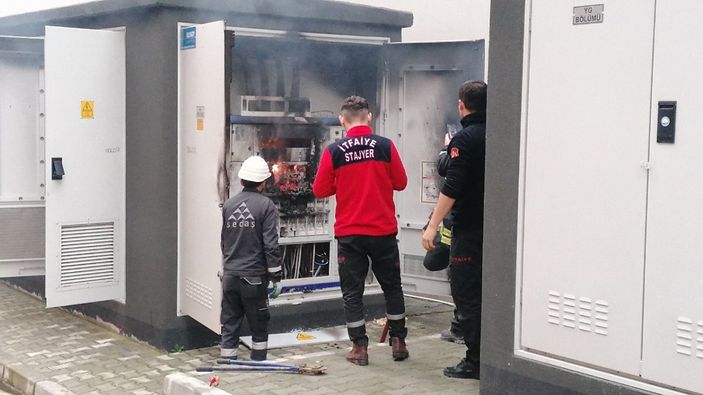 i Kocaeli'nde elektrik trafosu patladı