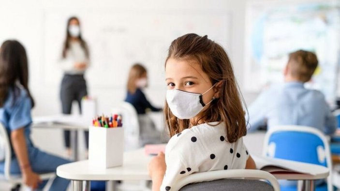 Okullarda maske zorunluluğu bitiyor mu? Bakan Özer duyurdu