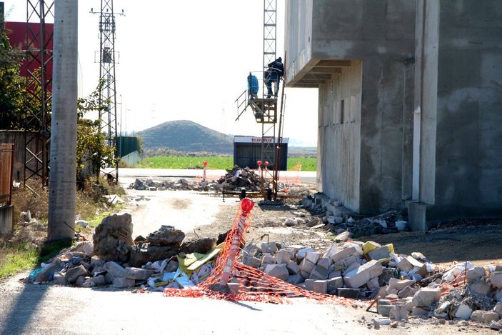 d Adana’da belediye yol satınca mahalleli zor durumda kaldı