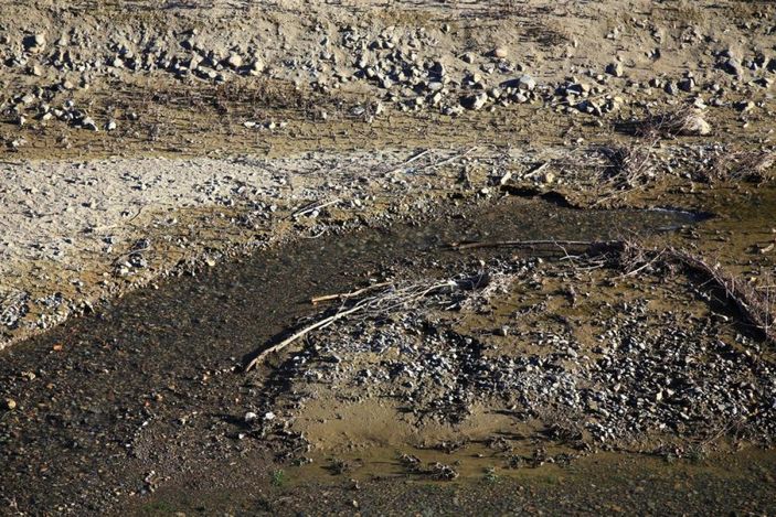 Gümüşhane Torul Baraj Gölü'nde su seviyesi çekilmeye başladı
