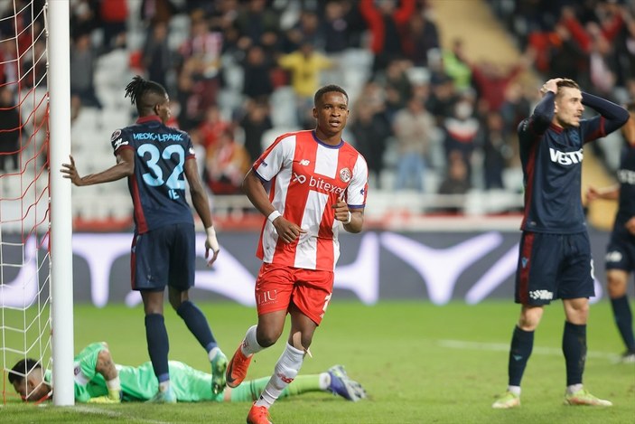 Trabzonspor, Antalya deplasmanında mağlup oldu
