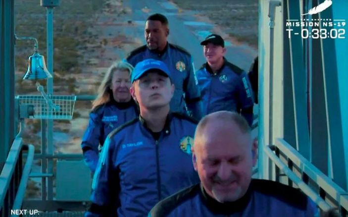 Uzay turizmi kapsamındaki 3. uçuş tamamlandı