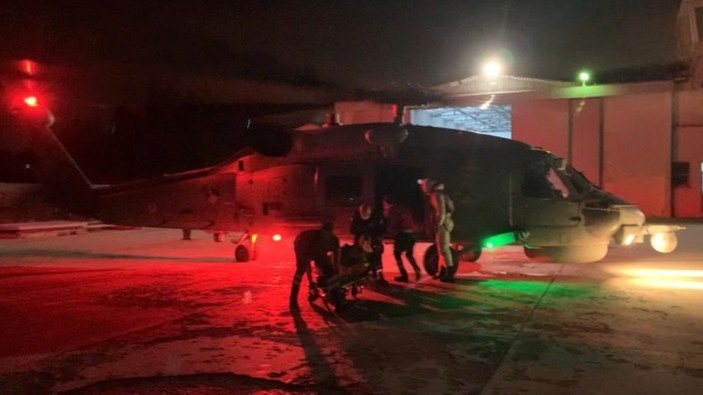 Gökçeada’da rahatsızlanan kişi askeri helikopterle Çanakkale’ye getirildi