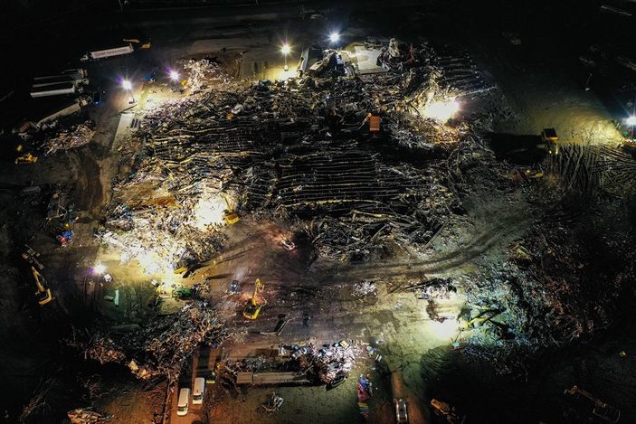 a ABD'de hortum felaketinin öncesi ve sonrası