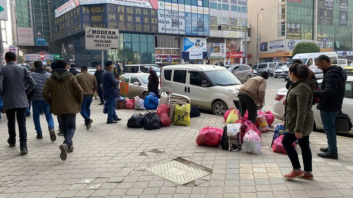 Azerbaycanlılar ve Gürcüler alışveriş için Türkiye'ye gelmeye başladı