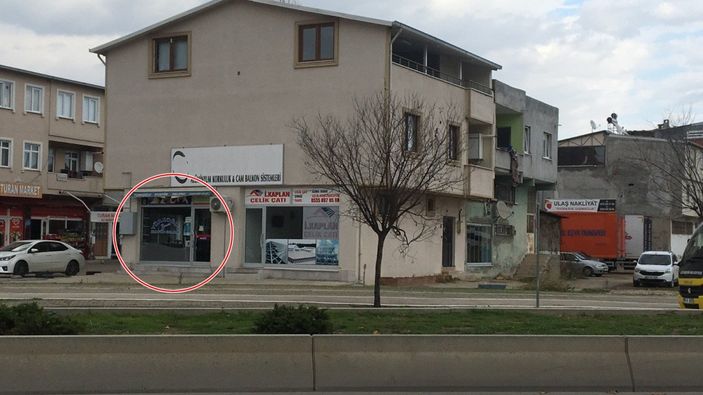 D Bursa'da balkondan ateş açtığı kiracısını yaralandı