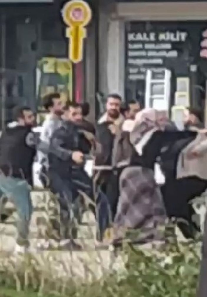 d Bursa'da balkondan ateş açtığı kiracısını yaralandı