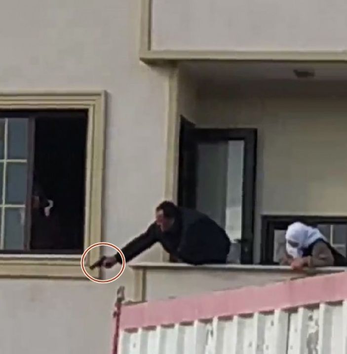 d Bursa'da balkondan ateş açtığı kiracısını yaralandı