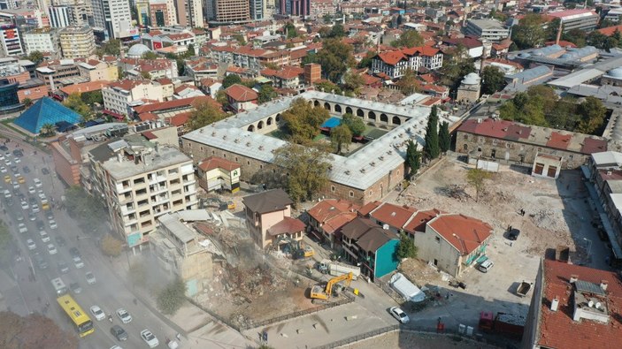 Bursa'da, tarihi bölgede 37 bina yıkıldı