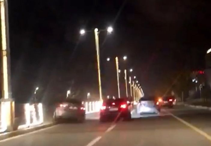 i Elazığ'da otomobilin karşı şeride uçtuğu kaza kamerada