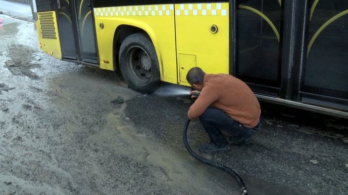 d Avcılar’da, kayan İETT otobüsleri birbirine çarptı