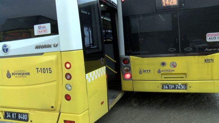 d Avcılar’da, kayan İETT otobüsleri birbirine çarptı