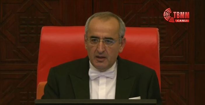 HDP'li Feleknas Uca TBMM kürsüsünde Almanca ve Kürtçe konuştu