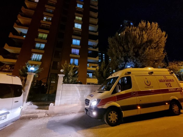 Adana'da dün barıştığı eşini pompalı tüfekle vurarak öldürdü