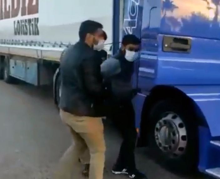 d Adana’da, 65 kilo esrar ele geçirildi