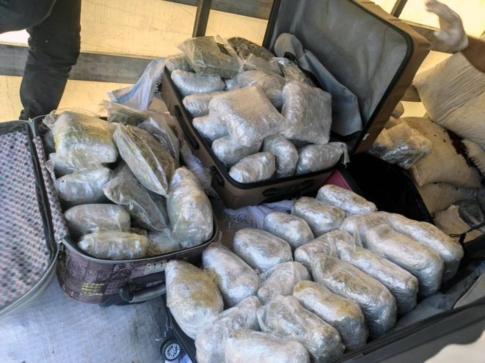 d Adana’da, 65 kilo esrar ele geçirildi