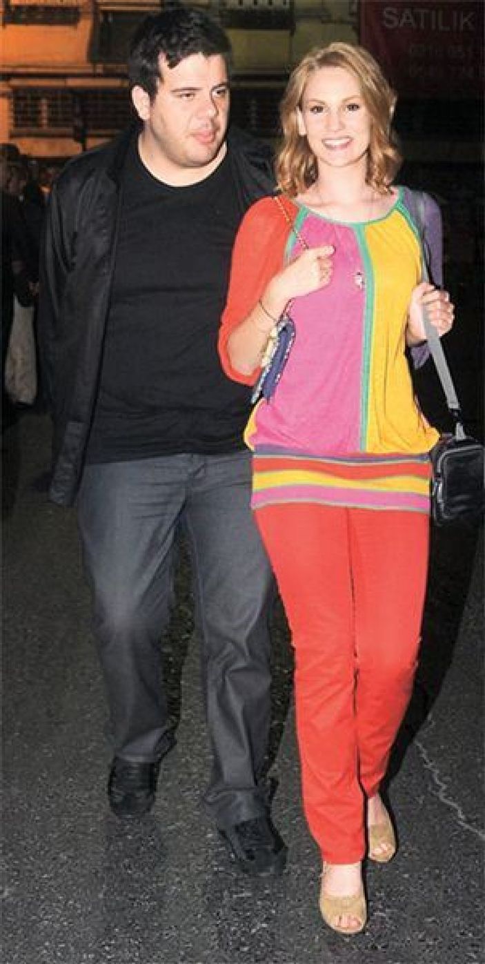 Eser Yenenler'in eski sevgilisi Masumlar Apartmanı'nın yıldızıymış! Bir tweetle biten aşk