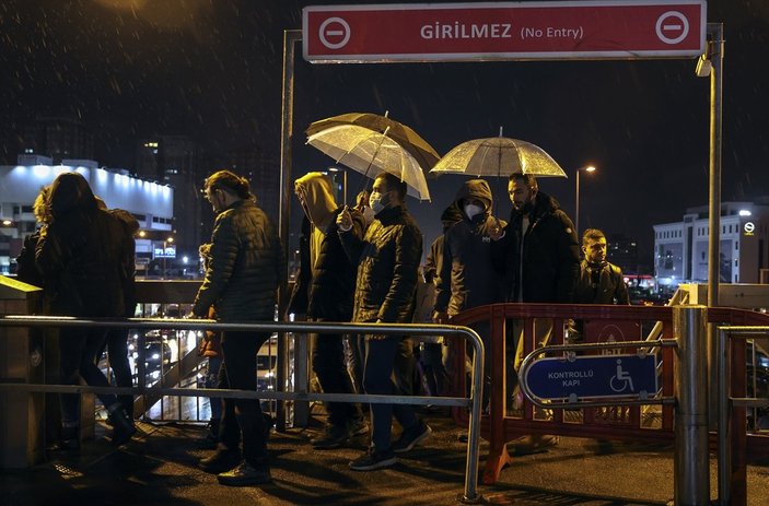 İstanbul'da trafik yoğunluğu, yağmur nedeniyle arttı