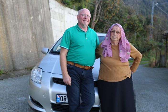 İ Artvin'in 88 yaşındaki usta şoförü Emine Nine