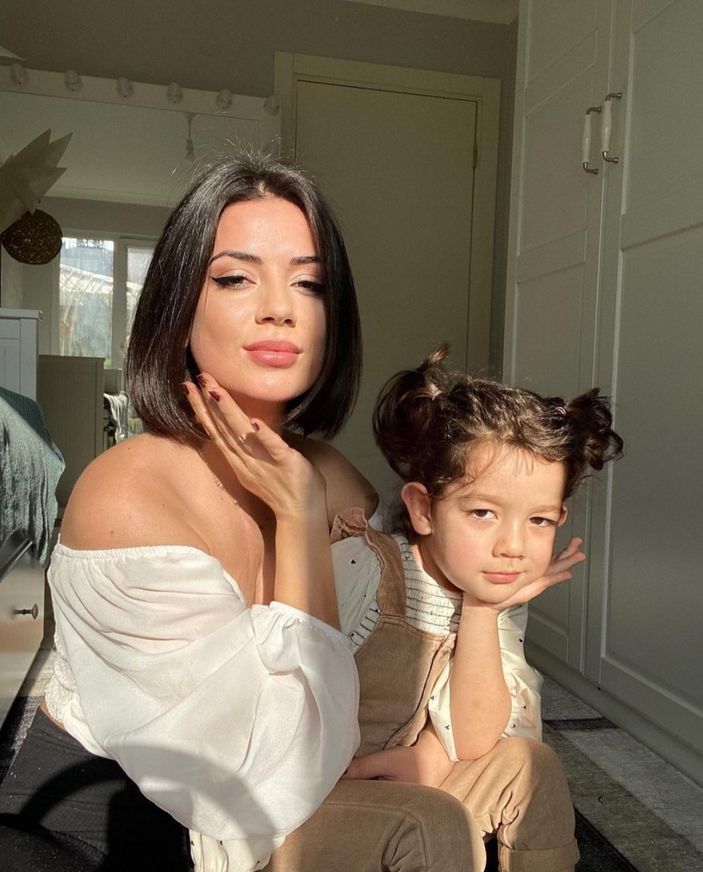 Kısmetse Olur'da evlenen Nur Erkoç ve Batuhan Cimilli'nin kızı Asel, güzelliğiyle annesini solladı