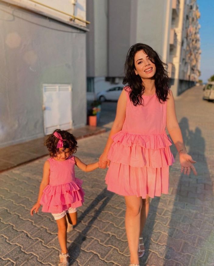 Kısmetse Olur'da evlenen Nur Erkoç ve Batuhan Cimilli'nin kızı Asel, güzelliğiyle annesini solladı