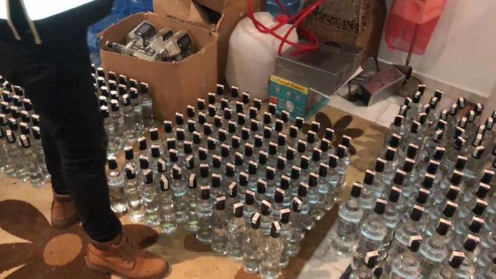 a Sahte içkiden ölümler artıyor