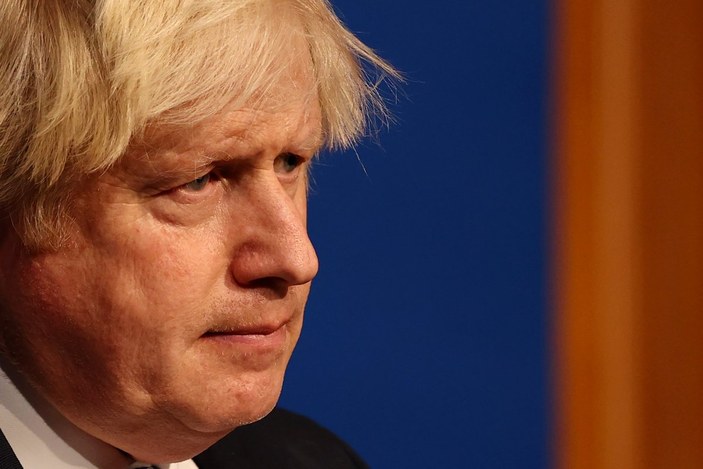 İngiltere'de Boris Johnson'ın liderliği tartışma konusu oldu