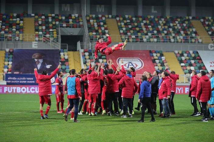 Burak İnce, Altınordu'ya omuzlarda veda etti