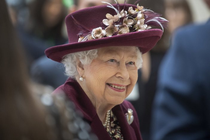 Kraliçe Elizabeth, Omicron'a rağmen Noel kutlaması yapacak