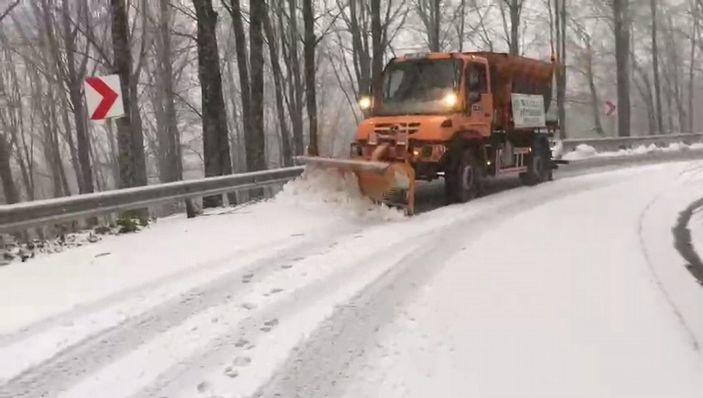 i Kartepe'de beklenen kar yağışı başladı