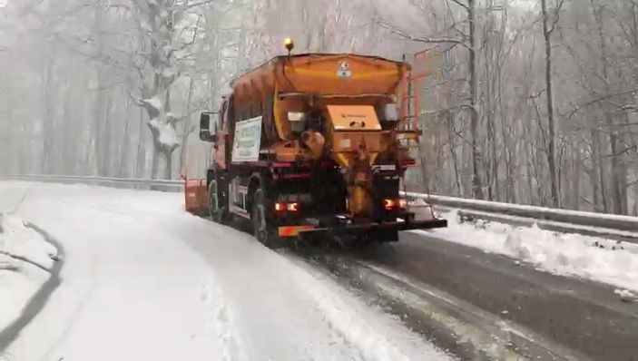 i Kartepe'de beklenen kar yağışı başladı