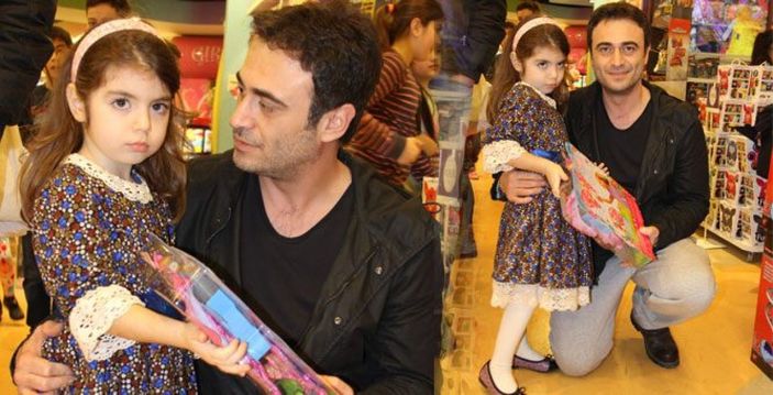 Hık demiş burnundan düşmüş! Annemizi Saklarken'in yıldızı Kutsi'nin dünyalar tatlısı kızı Ceylin