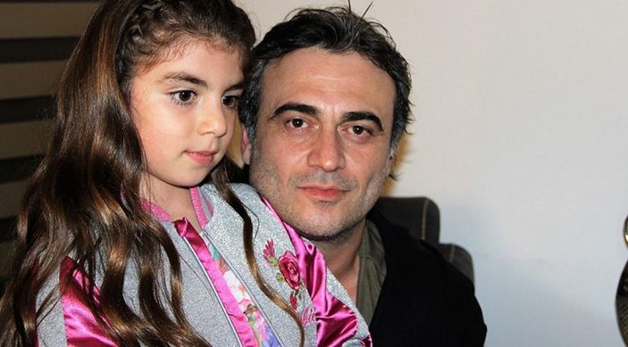 Hık demiş burnundan düşmüş! Annemizi Saklarken'in yıldızı Kutsi'nin dünyalar tatlısı kızı Ceylin