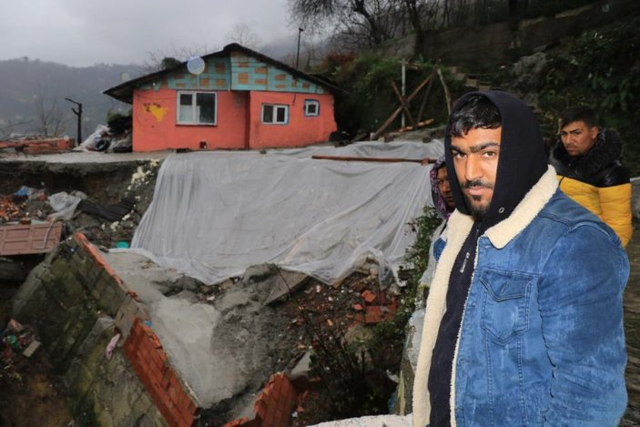 Zonguldak'ta gerçekleşen heyelanda evin bahçesi göçtü