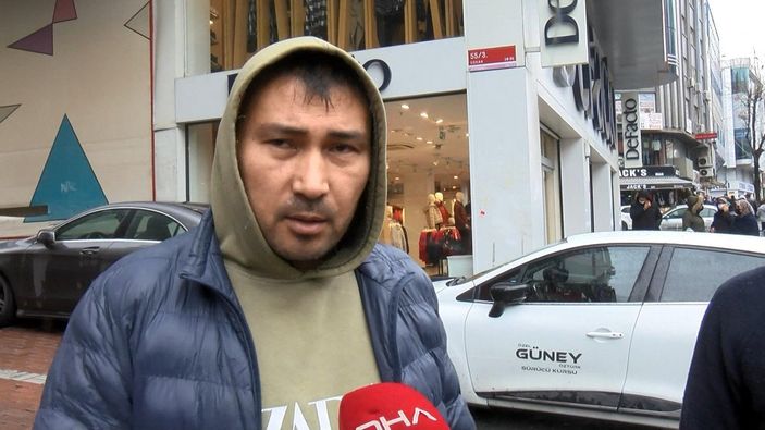 d Zeytinburnu’nda elindeki sopa ile ön kesip saldırdı