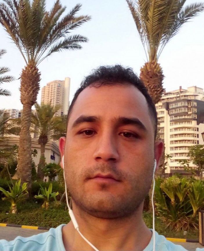 d Zeytinburnu’nda elindeki sopa ile ön kesip saldırdı