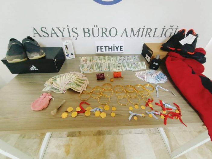 İ Muğla'da hırsızın üzerinden çıkanlar polisi şaşkına çevirdi