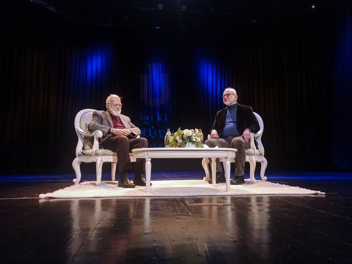 a Psikiyatristlerden gençlere sosyal medya uyarısı