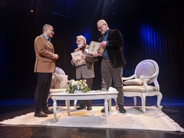 a Psikiyatristlerden gençlere sosyal medya uyarısı