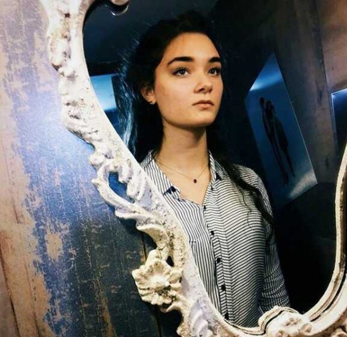 'Şaka gibi' repliğiyle ünlenmişti! Bez Bebek'in gıcık Özge'si Sibel Kasapoğlu'na bir de şimdi bakın