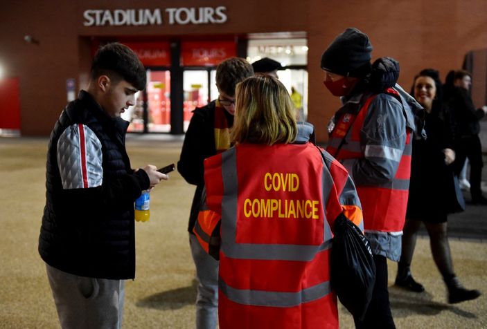 r İngiltere Premier Lig'de 4 maç daha ertelendi